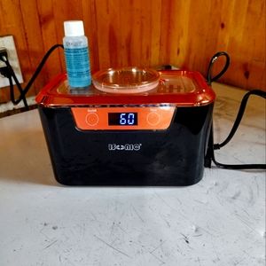 Jewelry cleaner